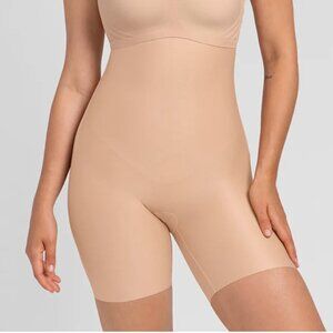 Honeylove No-Show High-Waist Short Shapewear - Color Sand, Size Medium